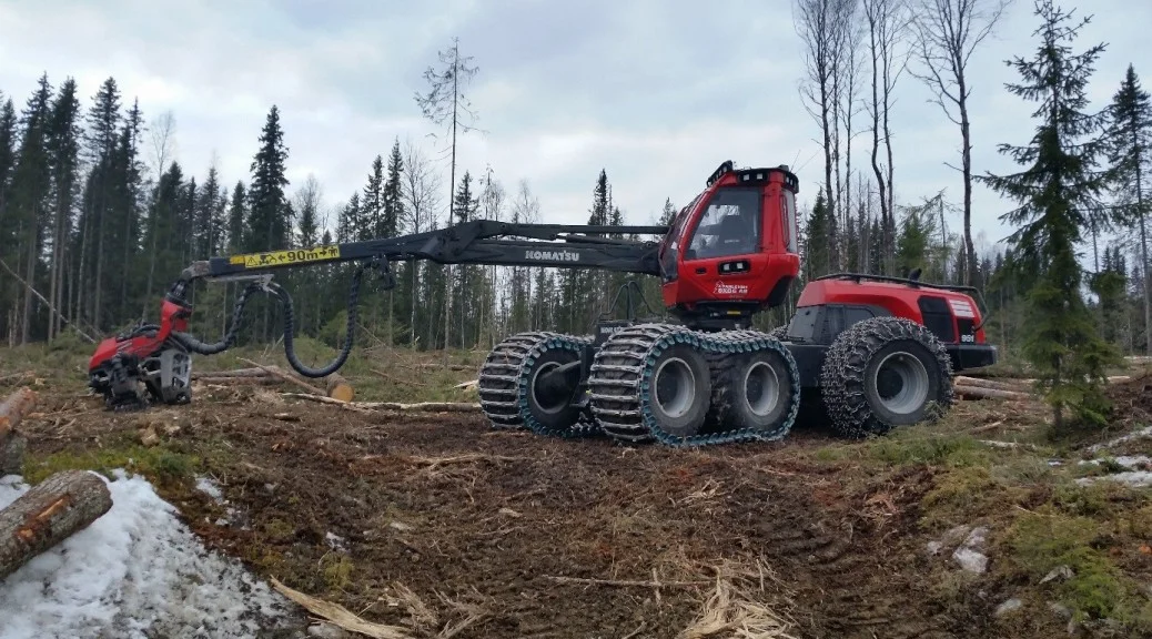 Skogsmaskiner i arbete för J Dahlqvist Skog AB